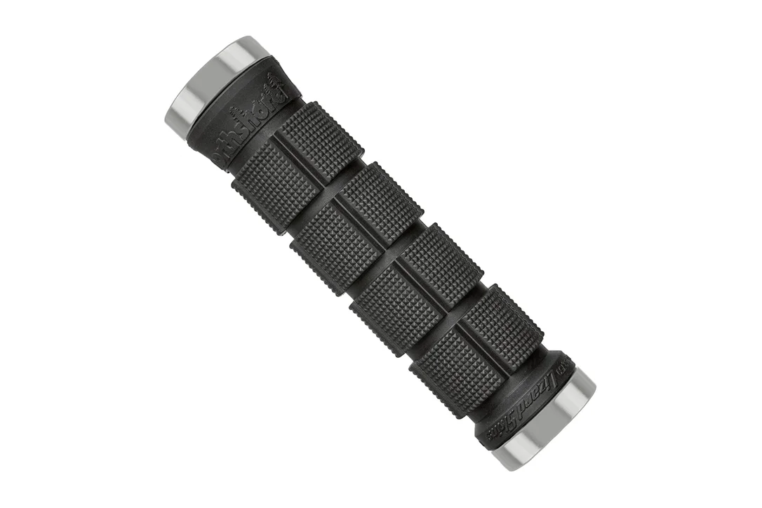 theproscloset3305106